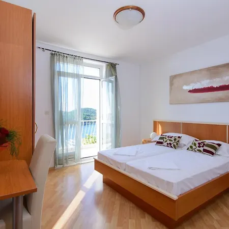 Sunset Free Parking زاتون